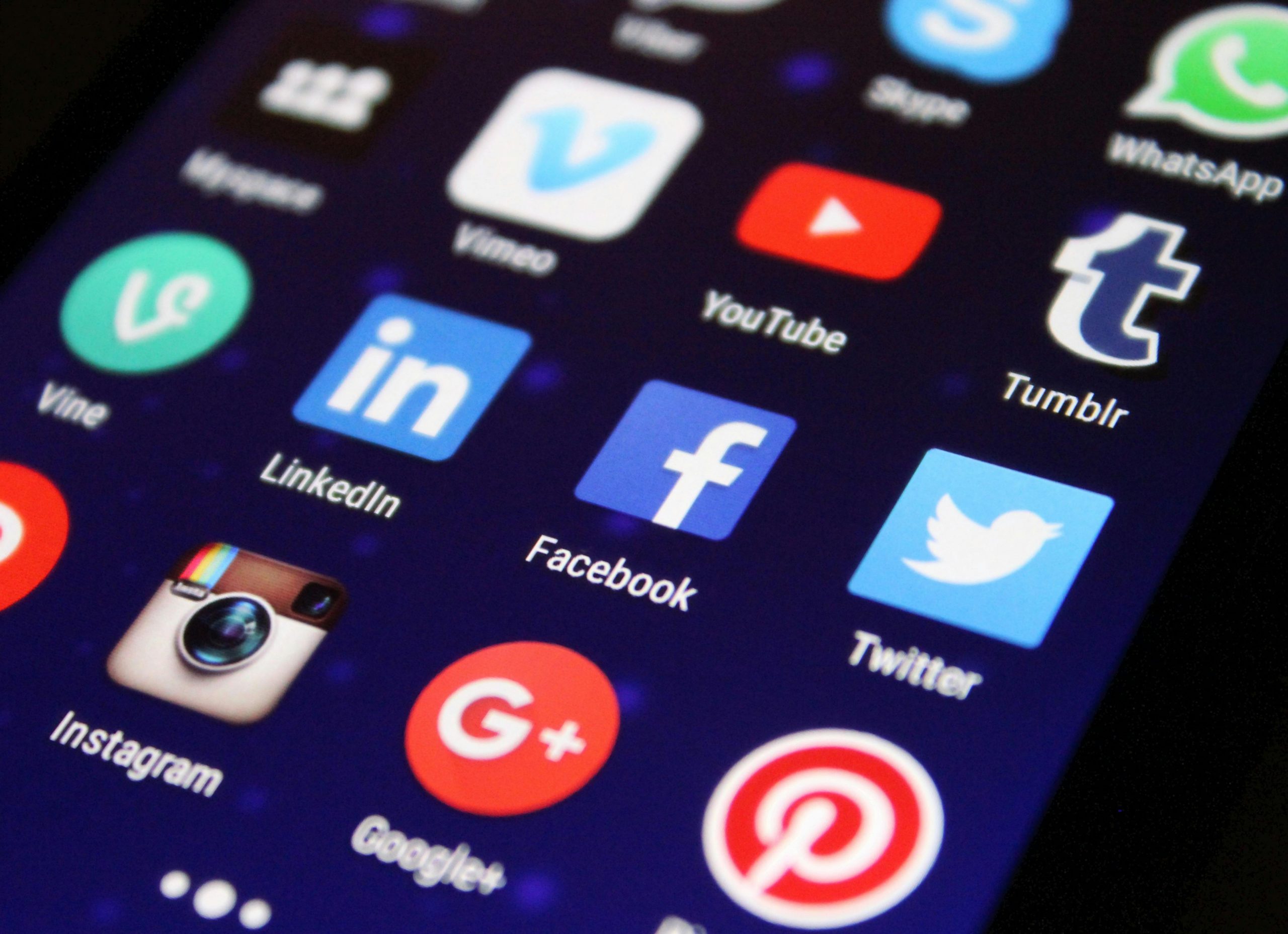 Facebook TikTok PME locale